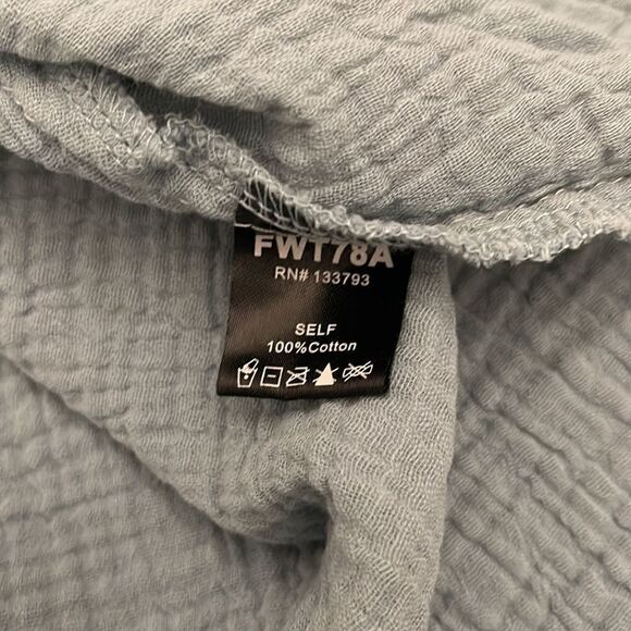 Pol Woven Blouse with round raw-edge neckline, ruffle detailing on the armhole - Picture 7 of 12